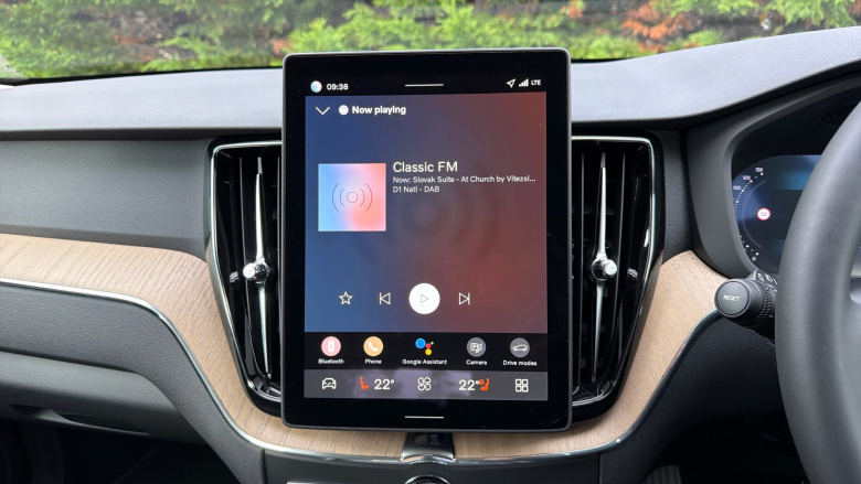 Volvo XC60 2.0 B5P Plus Dark 5dr AWD Geartronic Petrol Estate